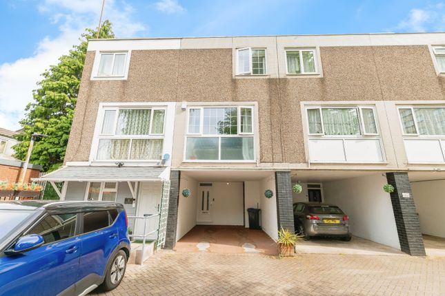 2 bedroom town house for sale
