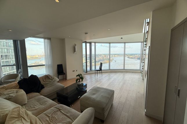 Charrington Tower, E14 3 bed flat for sale
