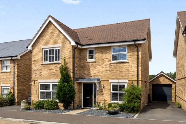 Weston Avenue, Broadbridge Heath, RH12 4 bed detached house for sale