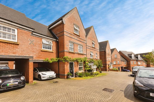 4 bedroom town house for sale