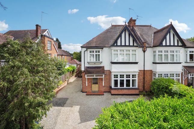 Moss Lane, Pinner Village, HA5 2 bed ground floor maisonette for sale
