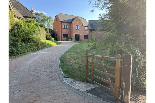 6 bedroom detached house for sale