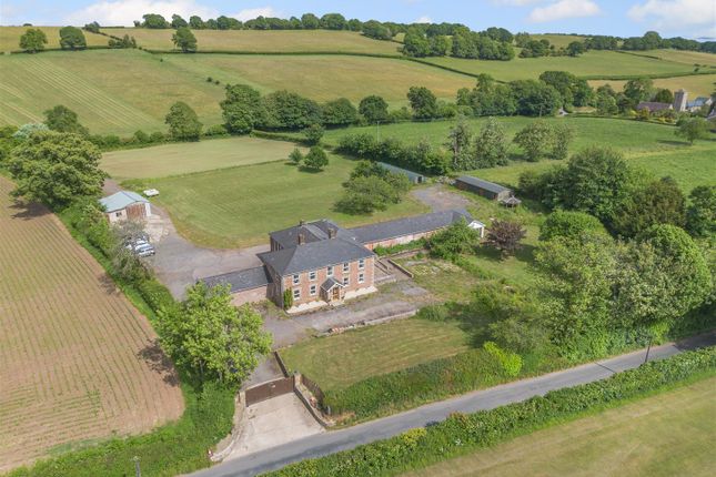 6 bed country house