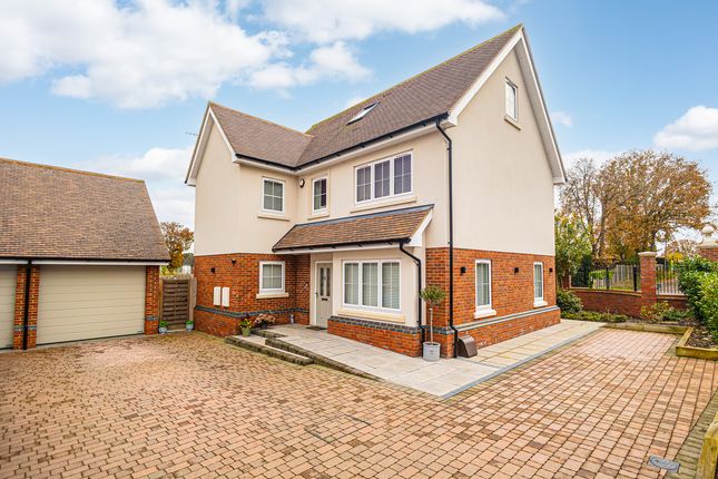 5 bed detached house