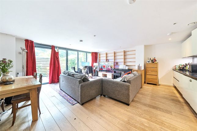 Blackthorn Avenue, London 2 bed apartment for sale