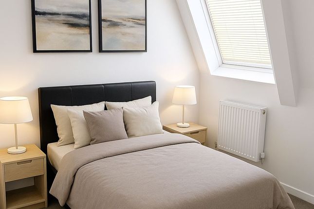 Challenge Court, Leatherhead, KT22 1 bed apartment for sale