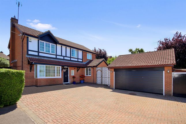 4 bed detached house