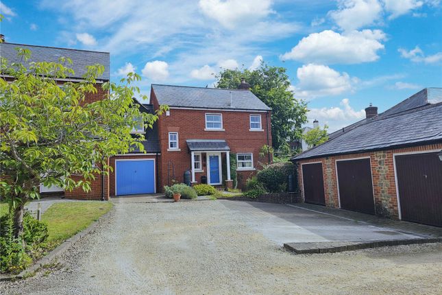 Egmont Mews, Midhurst GU29 3 bed link detached house for sale