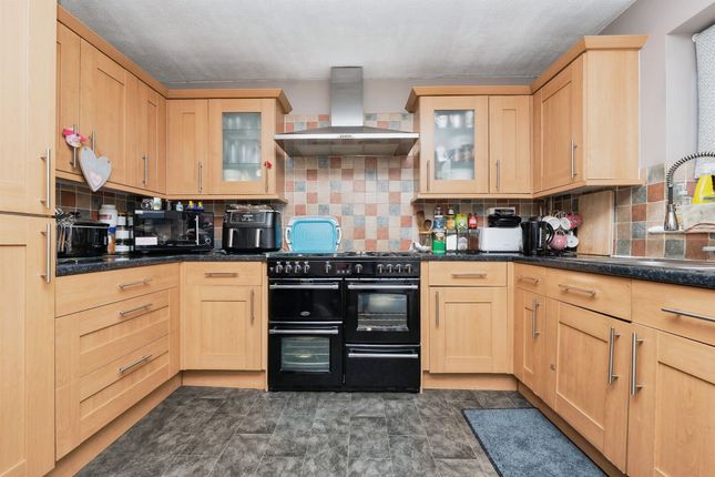 4 bedroom terraced house for sale