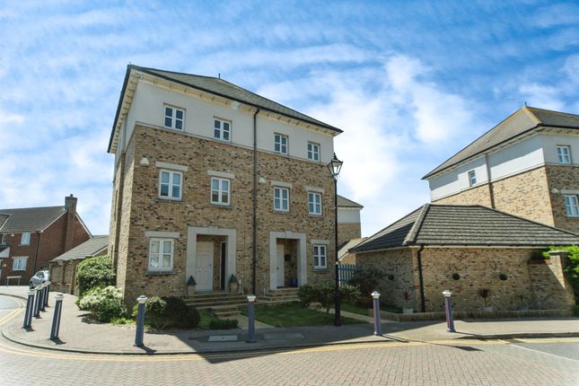4 bedroom town house for sale