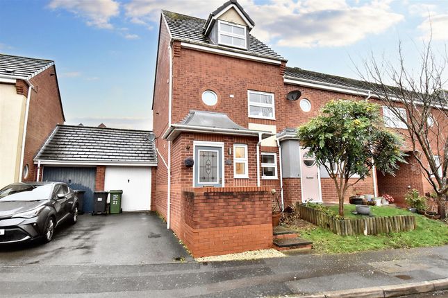 Turnpike Lane, Redditch 4 bed end of terrace house for sale