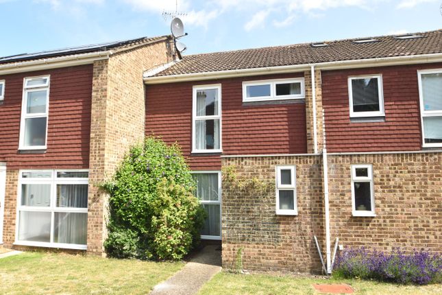 Pyrcroft Lane, Weybridge, KT13 3 bed semi
