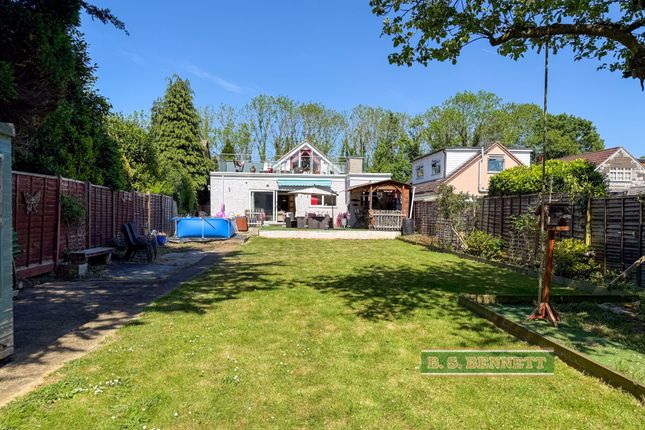 Wraysbury, Berkshire 5 bed detached house for sale