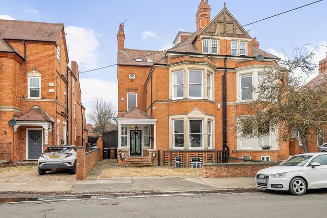 5 bedroom semi-detached house for sale