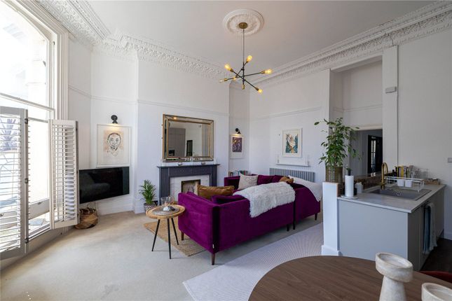 Palmeira Avenue, Hove, East Sussex, BN3 2 bed apartment for sale