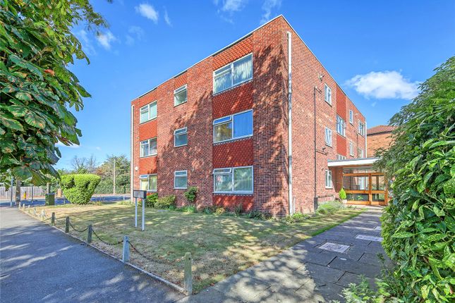 Burges Road, Thorpe Bay, Essex, SS1 2 bed apartment for sale