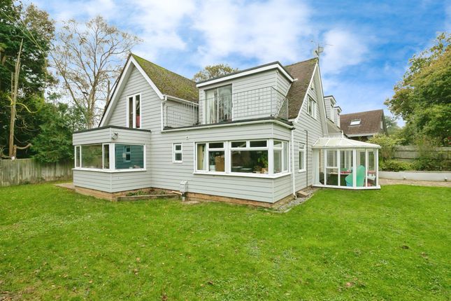 6 bed detached house