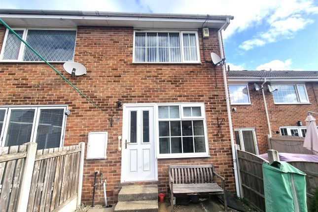 New Park Vale, Farsley 2 bed terraced house for sale