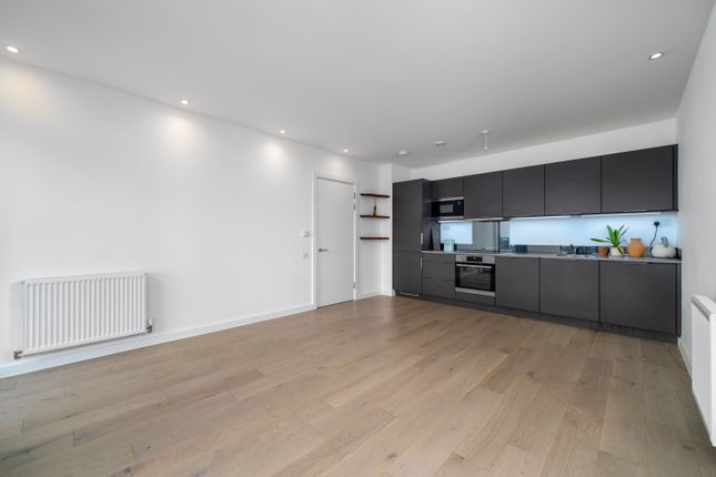 Constance Court, Battersea SW11 1 bed apartment for sale