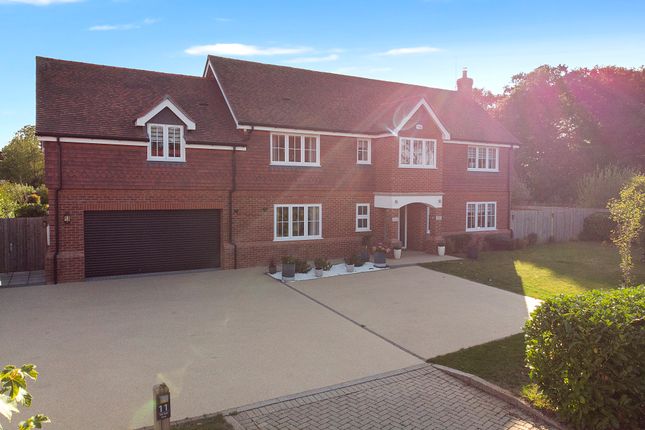 5 bed detached house