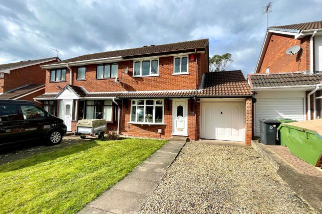 Burnet Grove, Featherstone... 3 bed semi