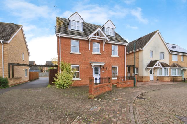 5 bed detached house