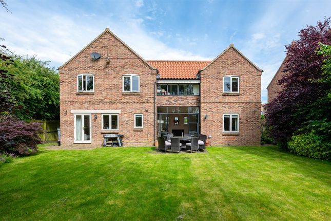 4 bed detached house