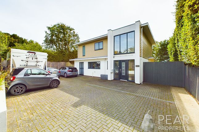 3 bed detached house