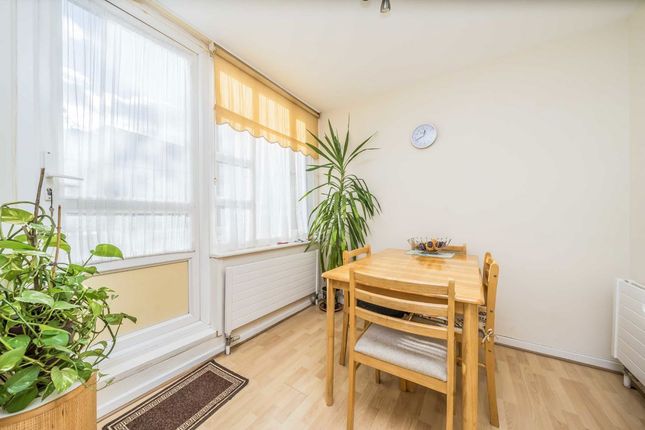 Sycamore Walk, London W10 2 bed flat for sale