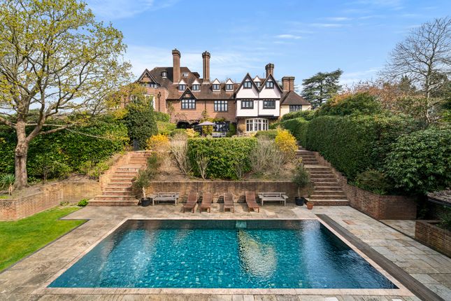 Yaffle Road, Surrey KT13 6 bed house for sale
