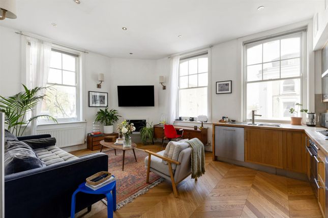 Garfield Road, London, SW11 2 bed flat for sale
