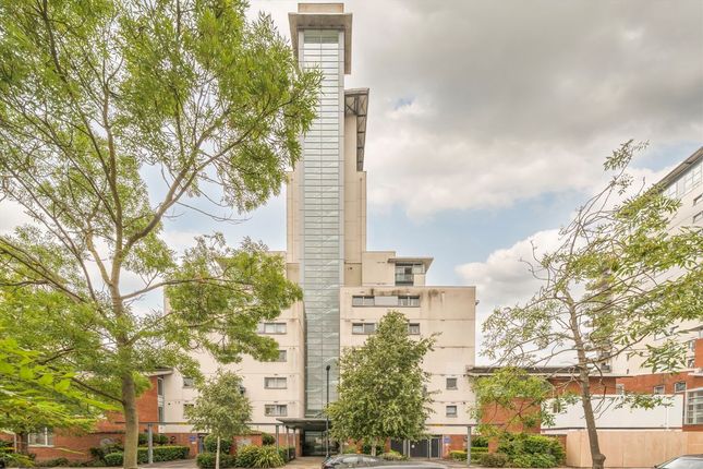 Erebus Drive, London SE28 2 bed flat for sale