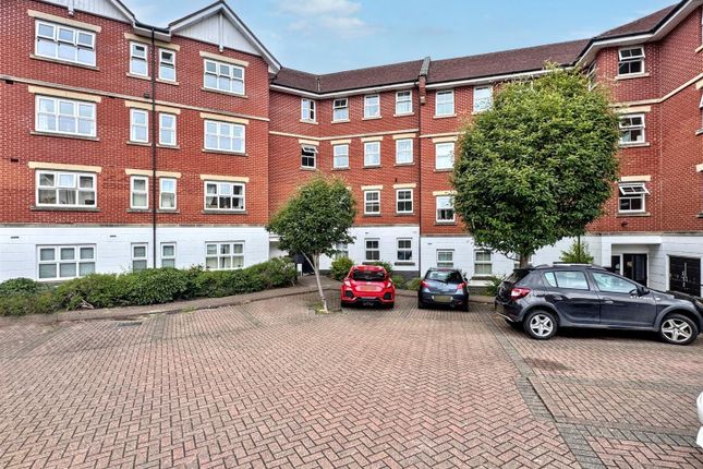 Bell Chase, Aldershot 2 bed apartment for sale