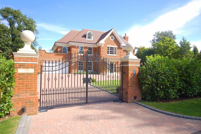 6 bedroom detached house for sale