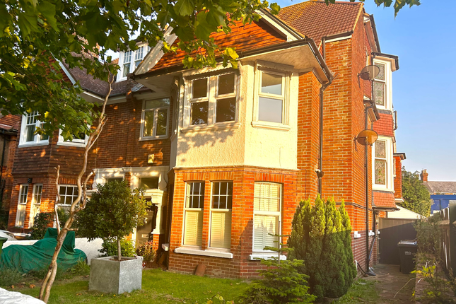 Old Orchard Road, Eastbourne BN21 2 bed flat for sale