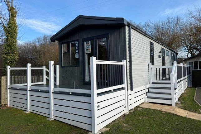 Solent Breezes Holiday Park... 2 bed static caravan for sale