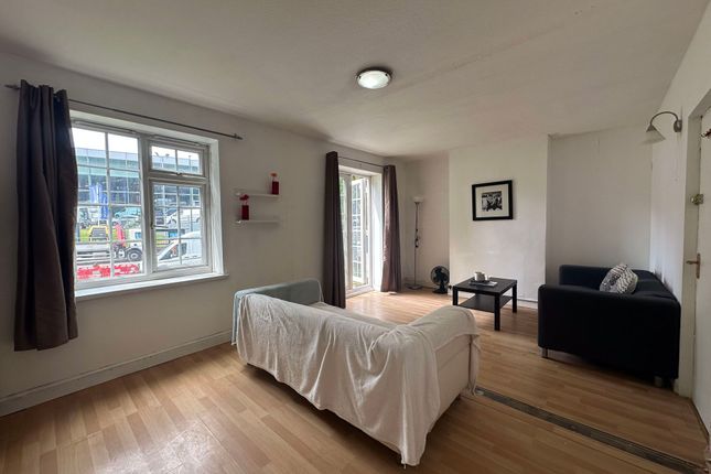 The Hyde, London, NW9 3 bed flat for sale
