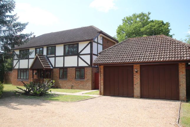 OFF THE MOUNT, FETCHAM, KT22 5 bed detached house for sale