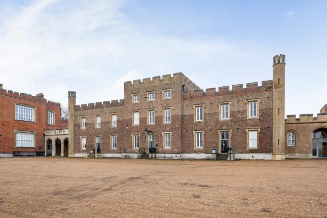 Parade Ground Path, Woolwich.... 2 bed flat for sale