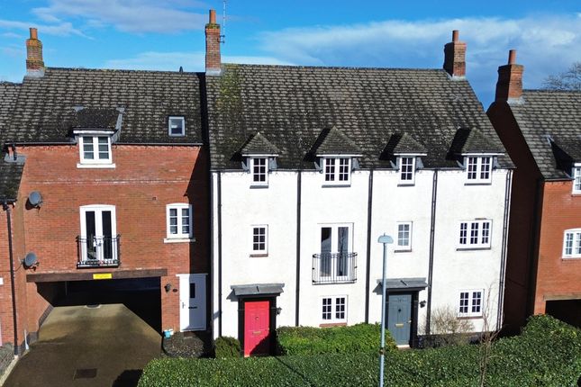 4 bedroom town house for sale