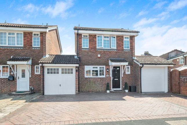 3 bedroom link detached house for sale