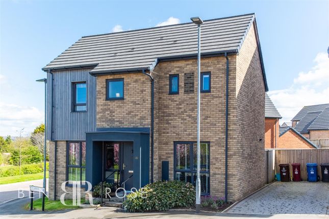 Bracken Place, Blackburn 3 bed detached house for sale