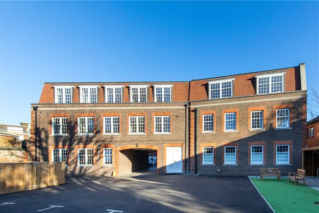 Gibbard Mews, Wimbledon, SW19 3 bed flat for sale