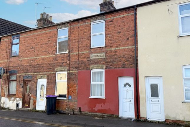 Springfield Road, Grantham 2 bed terraced house for sale