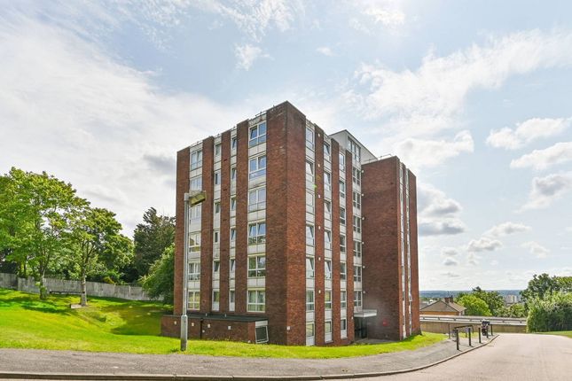London SE25 2 bed apartment for sale