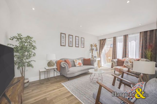 3 bed mews