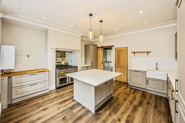 3 bed end terrace house