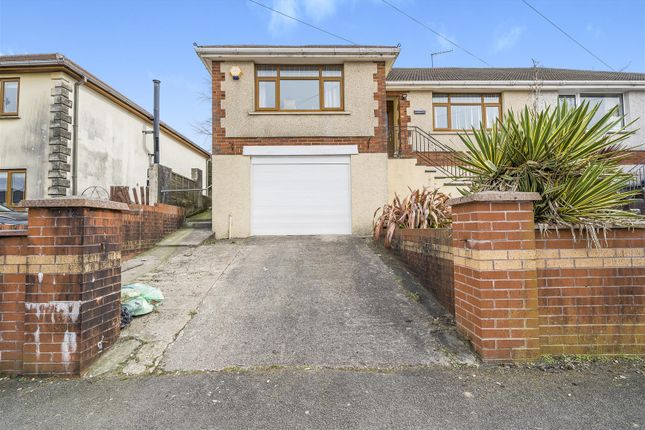 3 bed semi-detached bungalow