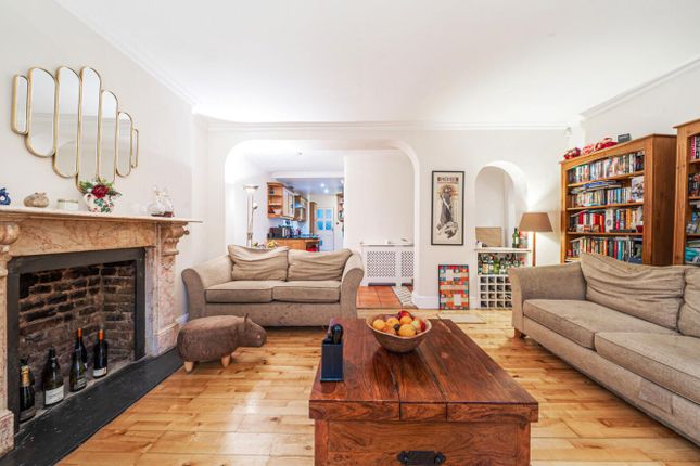 Queenstown Road, Battersea 2 bed flat for sale