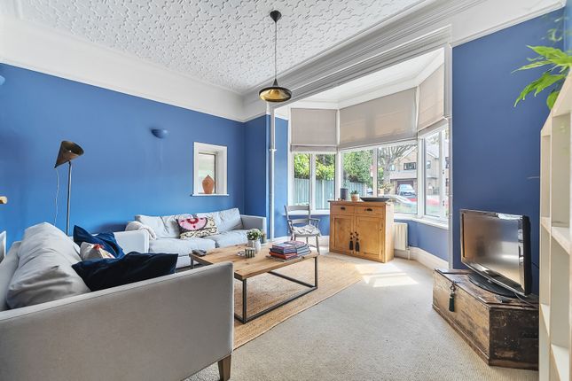 Park Avenue, Bromley 2 bed apartment for sale